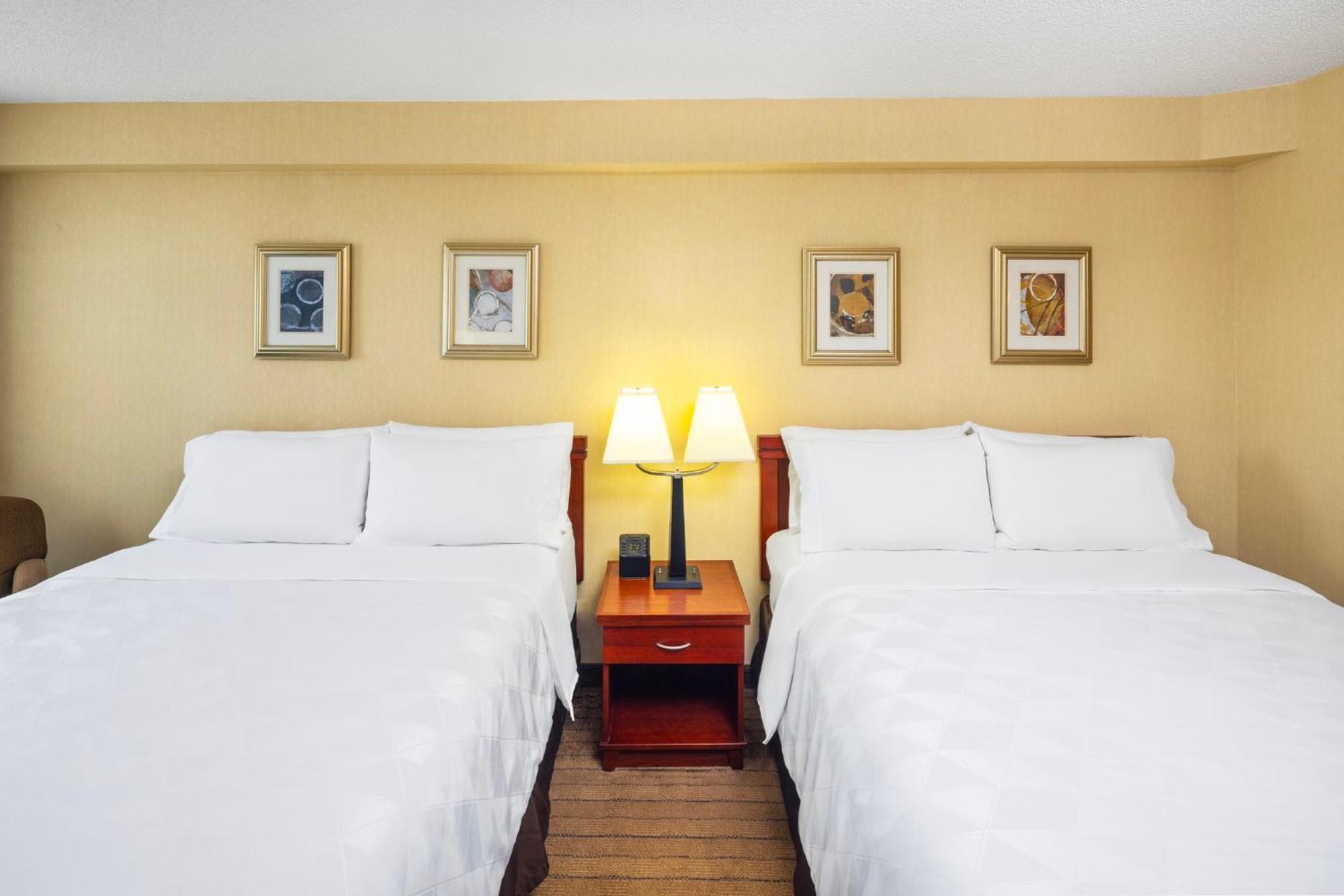 Holiday Inn Laval Montreal By Ihg Buitenkant foto