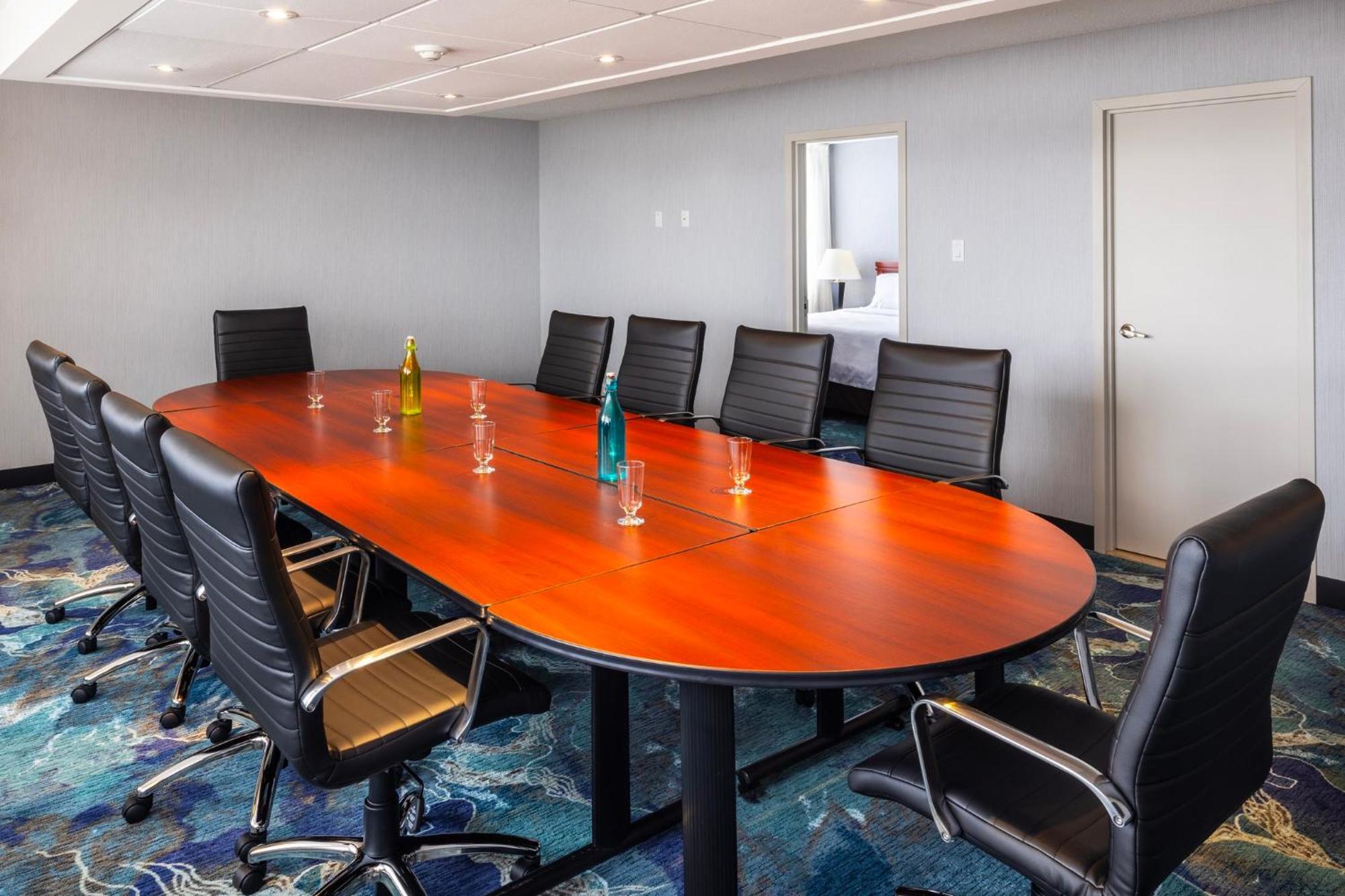Holiday Inn Laval Montreal By Ihg Buitenkant foto