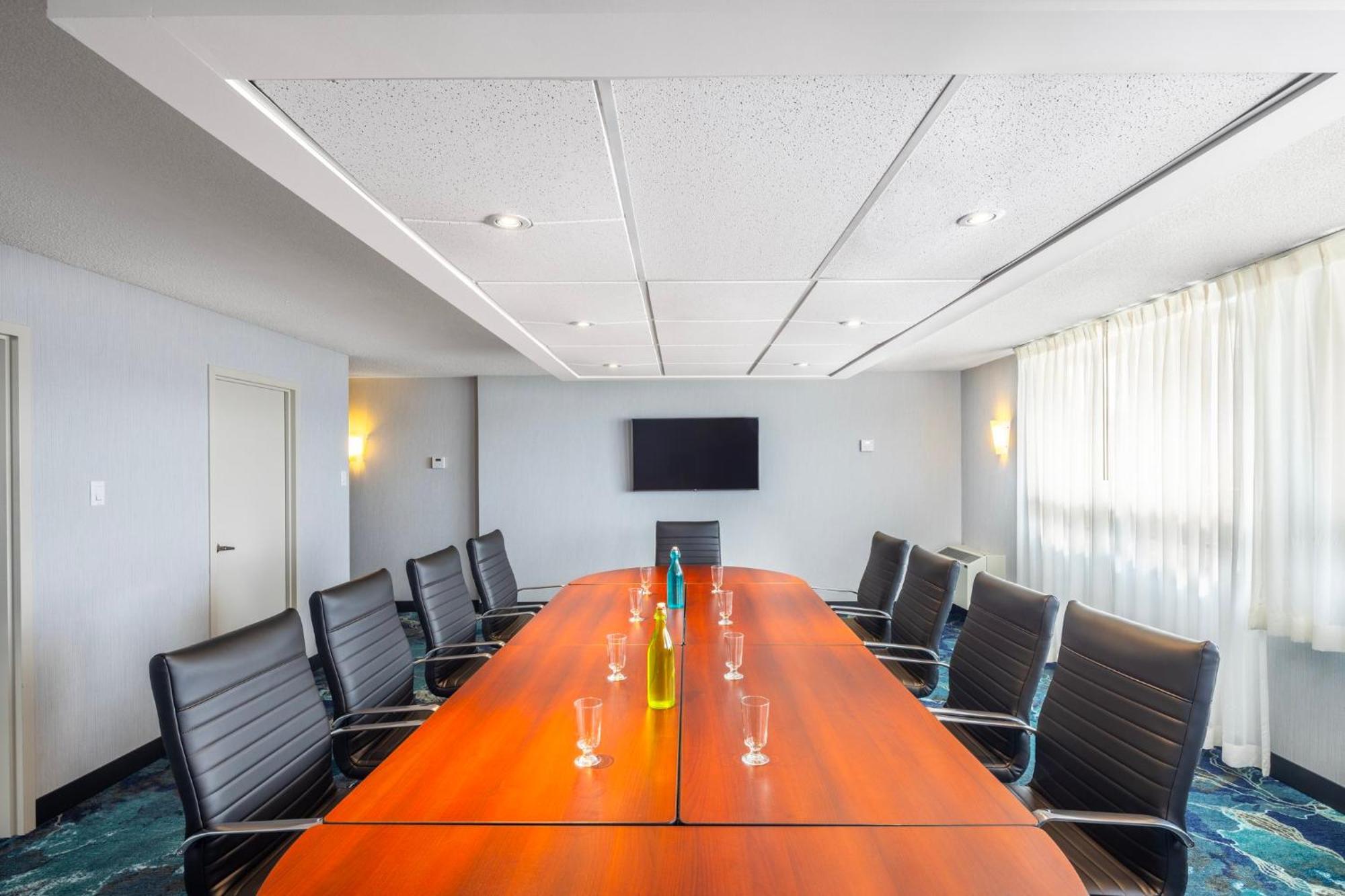 Holiday Inn Laval Montreal By Ihg Buitenkant foto