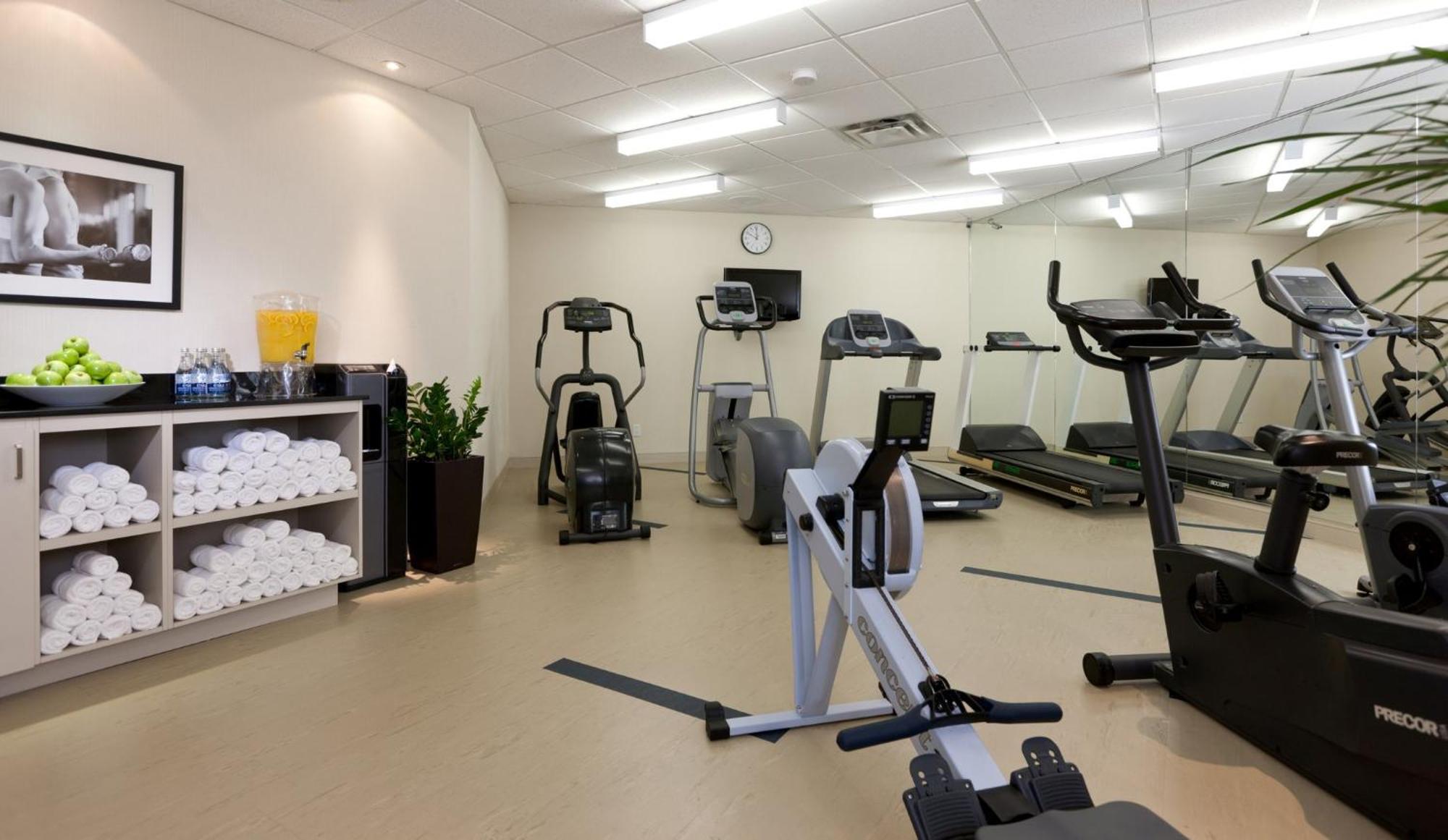 Holiday Inn Laval Montreal By Ihg Buitenkant foto