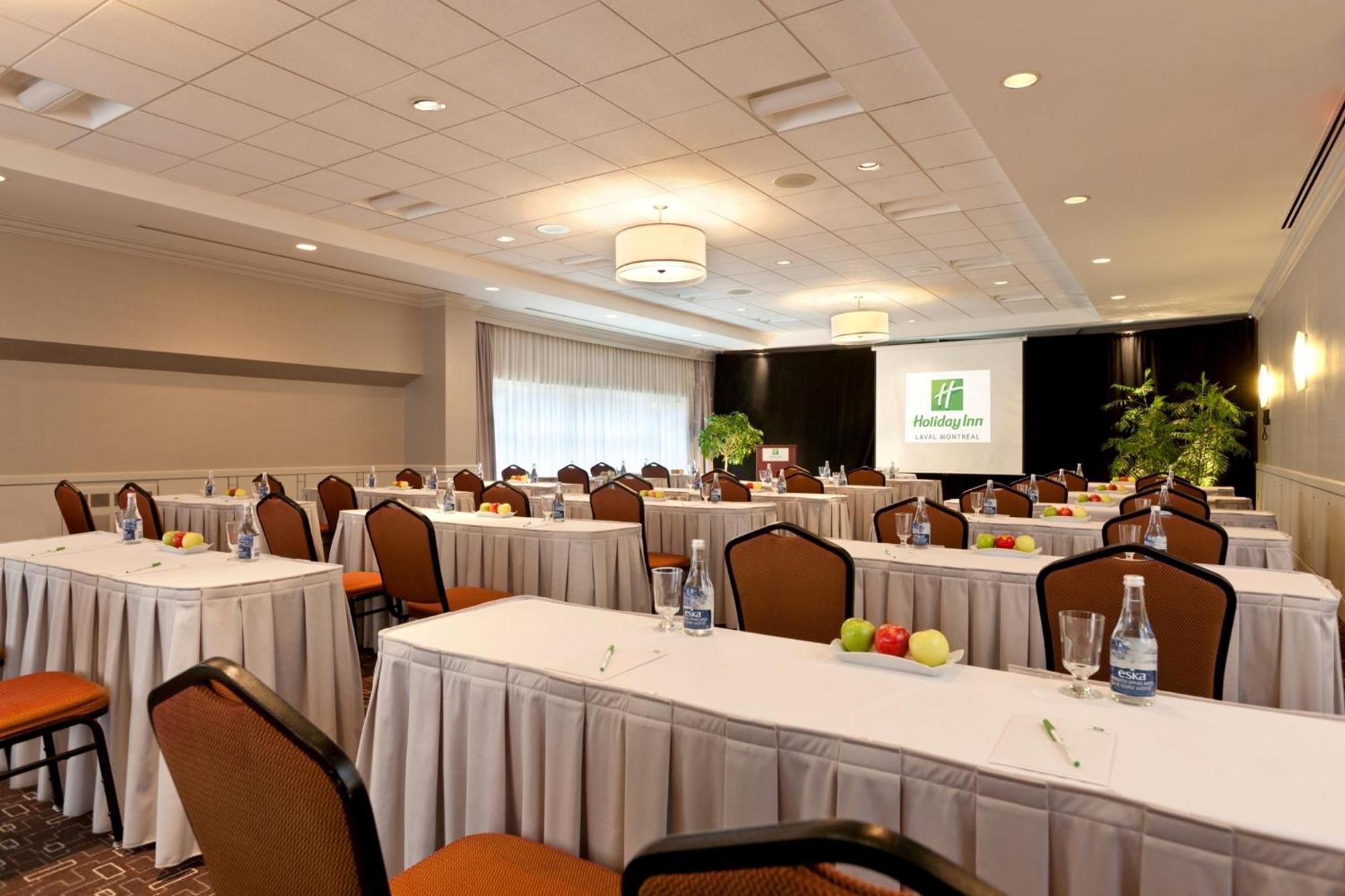 Holiday Inn Laval Montreal By Ihg Buitenkant foto