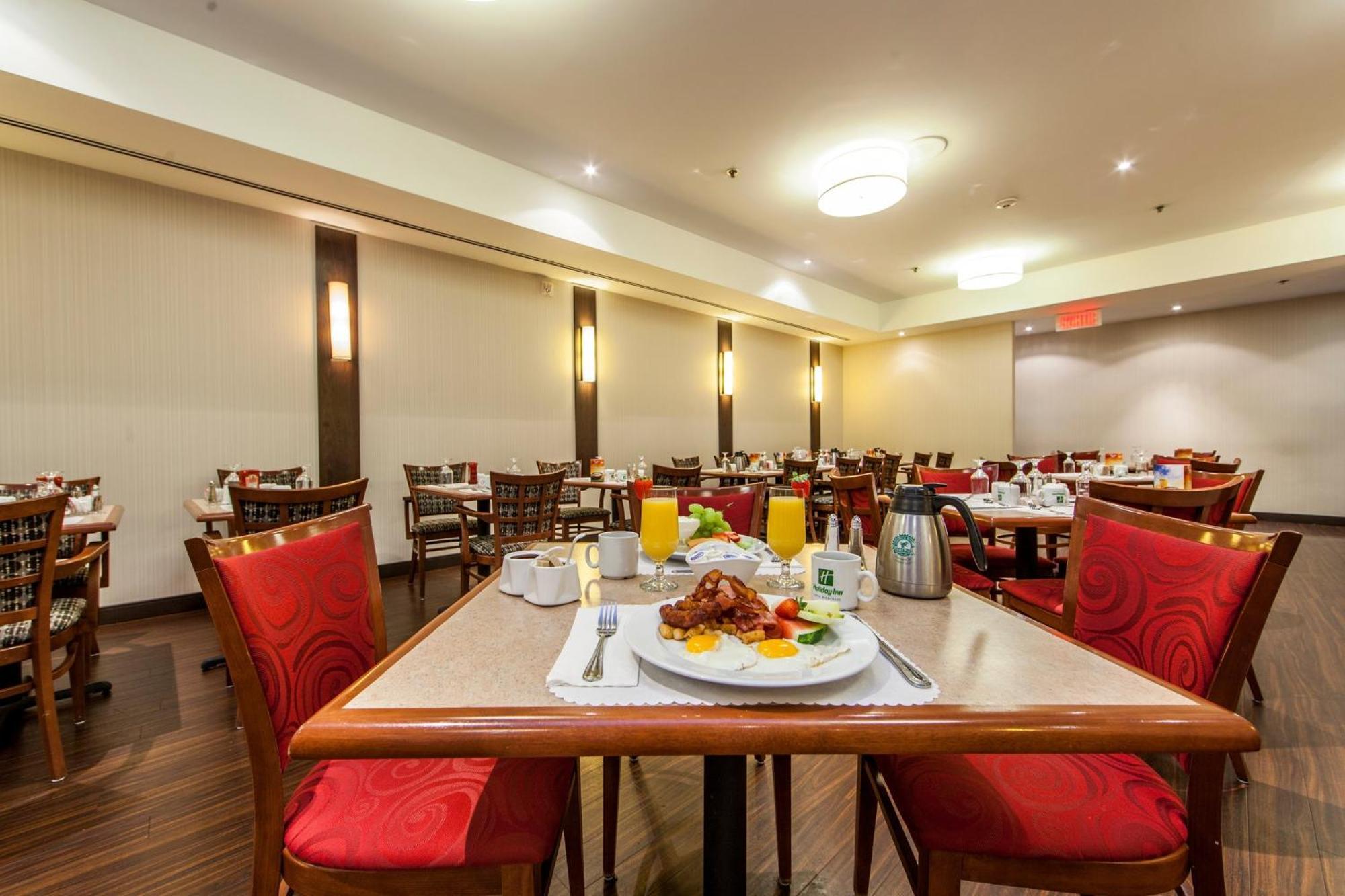 Holiday Inn Laval Montreal By Ihg Buitenkant foto